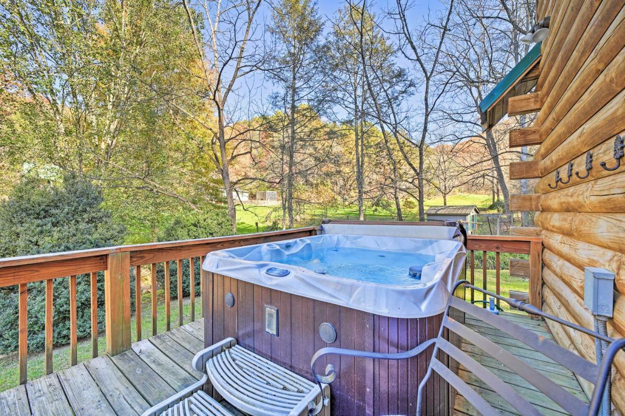 Creekside Bryson City Cabin With Private Hot Tub Bagian luar foto