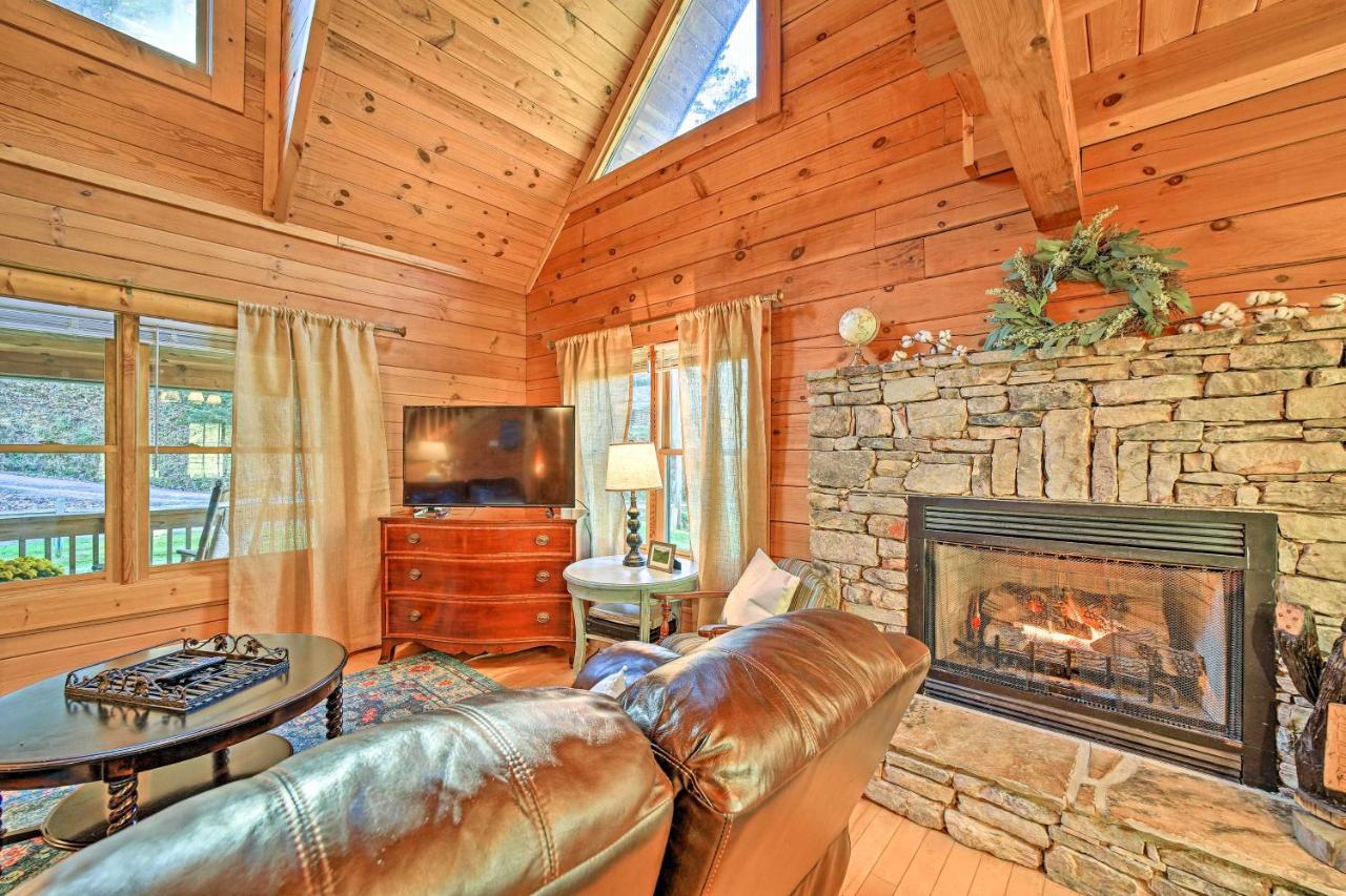 Creekside Bryson City Cabin With Private Hot Tub Bagian luar foto