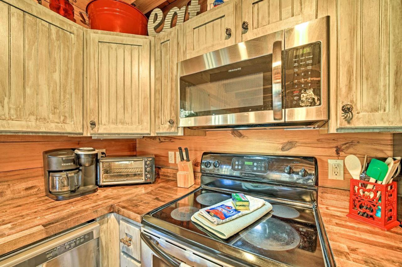 Creekside Bryson City Cabin With Private Hot Tub Villa Bagian luar foto