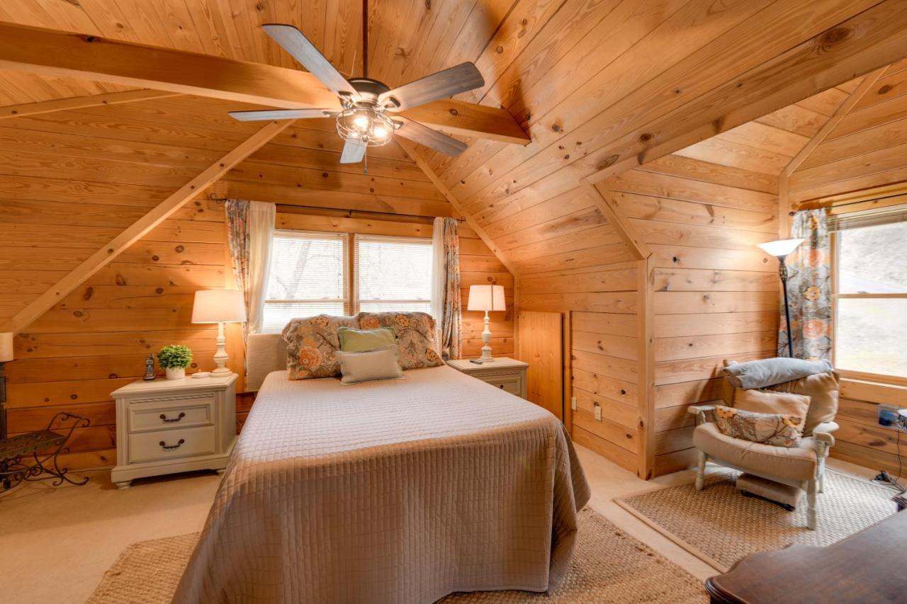 Creekside Bryson City Cabin With Private Hot Tub Bagian luar foto