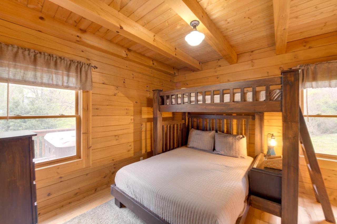 Creekside Bryson City Cabin With Private Hot Tub Bagian luar foto